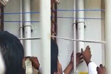 ACB Raid ವೇಳೆ ನೀರಿನ ಪೈಪ್ನಲ್ಲಿ ಹಣ ಸಿಕ್ಕಿದ್ದೇ ರೋಚಕ: Overacting ಮಾಡಿ ಸಿಕ್ಕಿಬಿದ್ದ ತಂದೆ-ಮಗ! ACB Raid ವೇಳೆ ನೀರಿನ ಪೈಪ್ನಲ್ಲಿ ಹಣ ಸಿಕ್ಕಿದ್ದೇ ರೋಚಕ: Overacting ಮಾಡಿ ಸಿಕ್ಕಿಬಿದ್ದ ತಂದೆ-ಮಗ!