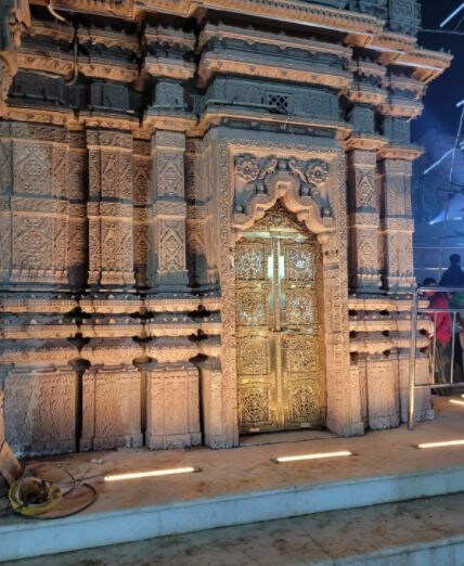 ಈಗಾಗಲೇ ಪ್ರಧಾನಿ ಕನಸಿನಂತೆ ಕಾಶಿ ವಿಶ್ವನಾಥ ಕಾರಿಡಾರ್ ರೂಪುಗೊಂಡಿದ್ದು, ಈ ವರ್ಷಾಂತ್ಯದೊಳಗೆ ಪ್ರಧಾನಿಗಳು ಈ ನವೀಕರಿಸಿದ ದೇವಾಲಯದ ಆವರಣವನ್ನು ಉದ್ಘಾಟಿಸಲಿದ್ದಾರೆ