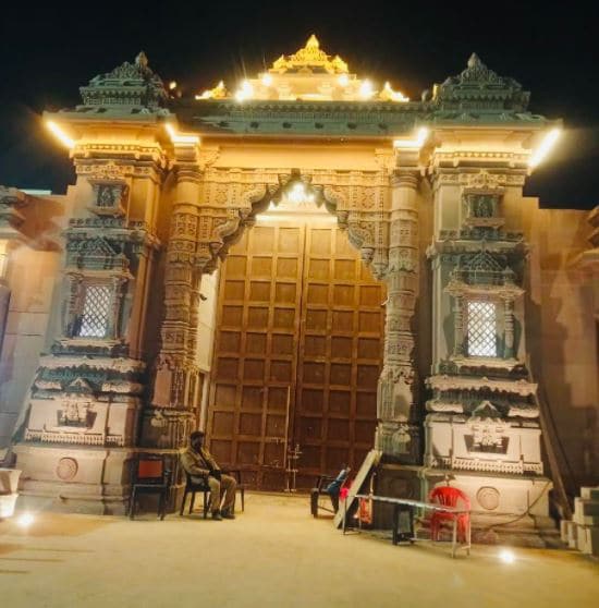 ಕಾಶಿ ವಿಶ್ವನಾಥ ಮಂದಿರದ ಜೀರ್ಣೋದ್ಧಾರಕ್ಕೆ ಮುಂದಾಗಿರುವ ಉತ್ತರ ಪ್ರದೇಶ ಸರ್ಕಾರ ಇದಕ್ಕಾಗಿ ಶ್ರೀ ಕಾಶಿ ವಿಶ್ವನಾಥ ವಿಶೇಷ ಪ್ರದೇಶಾಭಿವೃದ್ಧಿ ಮಂಡಳಿಯನ್ನು ನಿರ್ಮಿಸಿತ್ತು. ಈ ಮೂಲಕ ದೇಗುಲದ ಕಾರ್ಯಗಳಿಗೆ ಚಾಲನೆ ನೀಡಲಾಗಿತ್ತು.