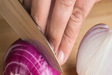 Onion Peeling: ಸುಲಭವಾಗಿ ಈರುಳ್ಳಿ ಸಿಪ್ಪೆ ತೆಗೆಯೋಕೆ ಇಲ್ಲಿವೆ ಟ್ರೆಂಡಿಂಗ್ ಟಿಪ್ಸ್