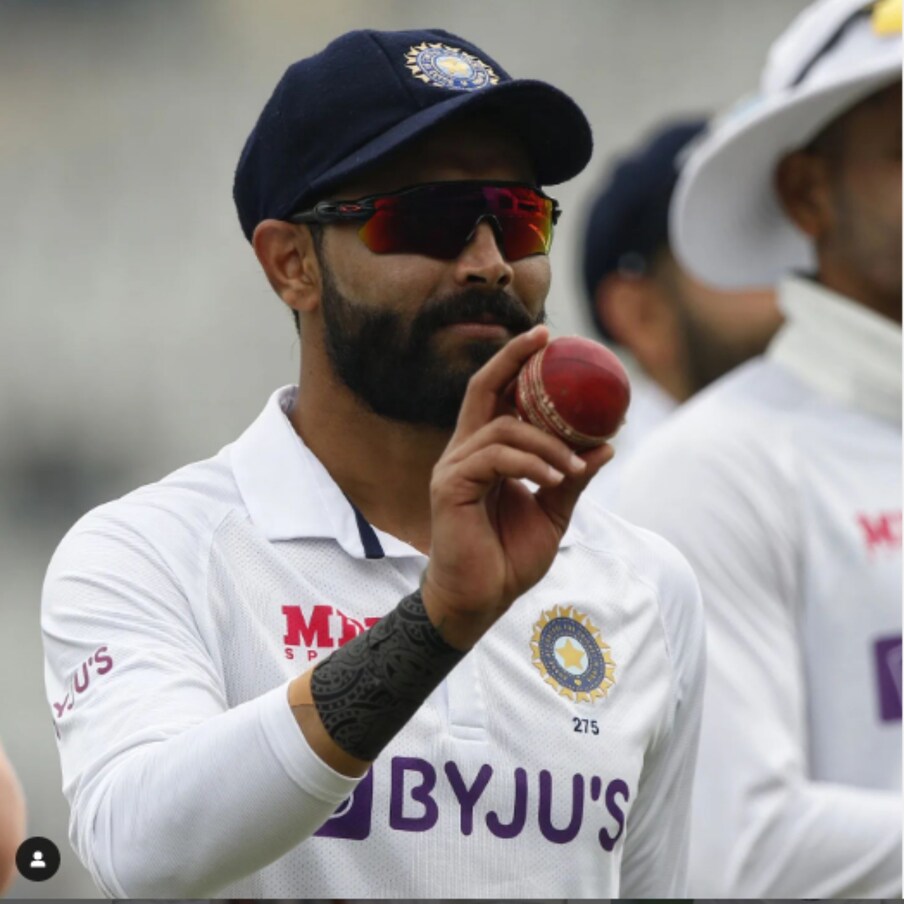  ಐಸಿಸಿ ಇತ್ತೀಚಿನ ಶ್ರೇಯಾಂಕಗಳನ್ನು (ಐಸಿಸಿ ಶ್ರೇಯಾಂಕಗಳು) ಬಿಡುಗಡೆ ಮಾಡಿದೆ. ಟೀಂ ಇಂಡಿಯಾ ಆಲ್‌ರೌಂಡರ್ ರವೀಂದ್ರ ಜಡೇಜಾ ರ‍್ಯಾಂಕಿಂಗ್‌ನಲ್ಲಿ ಮತ್ತೆ ಅಗ್ರಸ್ಥಾನಕ್ಕೇರಿದ್ದಾರೆ.