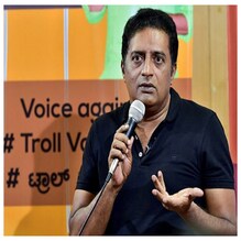 Prakash Raj: ಹರ್ ಘರ್ ತಿರಂಗಾ ಅಭಿಯಾನ ನಿಜವಾದ ದೇಶಪ್ರೇಮವಲ್ಲ; ಕೇಂದ್ರದ ವಿರುದ್ಧ ನಟ ಪ್ರಕಾಶ್ ರಾಜ್ ಕಿ Prakash Raj: ಹರ್ ಘರ್ ತಿರಂಗಾ ಅಭಿಯಾನ ನಿಜವಾದ ದೇಶಪ್ರೇಮವಲ್ಲ; ಕೇಂದ್ರದ ವಿರುದ್ಧ ನಟ ಪ್ರಕಾಶ್ ರಾಜ್ ಕಿ