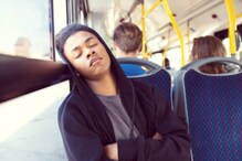 Sleeping in a Bus: ತೂಕಡಿಸಿ ತೂಕಡಿಸಿ ಬೀಳದಿರು ತಮ್ಮ! ಪ್ರಯಾಣದ ವೇಳೆ ನಿದ್ರೆ ಬರೋದು ಇದೇ ಕಾರಣಕ್ಕೆ!