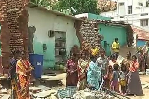 ಬೀದಿಗೆ ಬಂದ ಕುಟುಂಬಗಳು