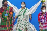 Mamata Banerjee: ಬುಡಕಟ್ಟು ಜನಾಂಗದ ಮಹಿಳೆಯರ ಜೊತೆ ಸಿಎಂ ಸಖತ್ ಡ್ಯಾನ್ಸ್!