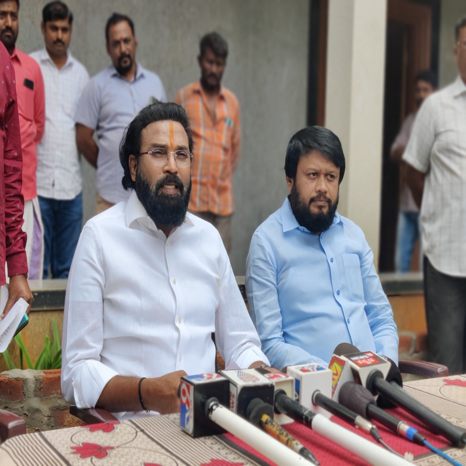 minister sriramulu targets congress over Agnipath protest