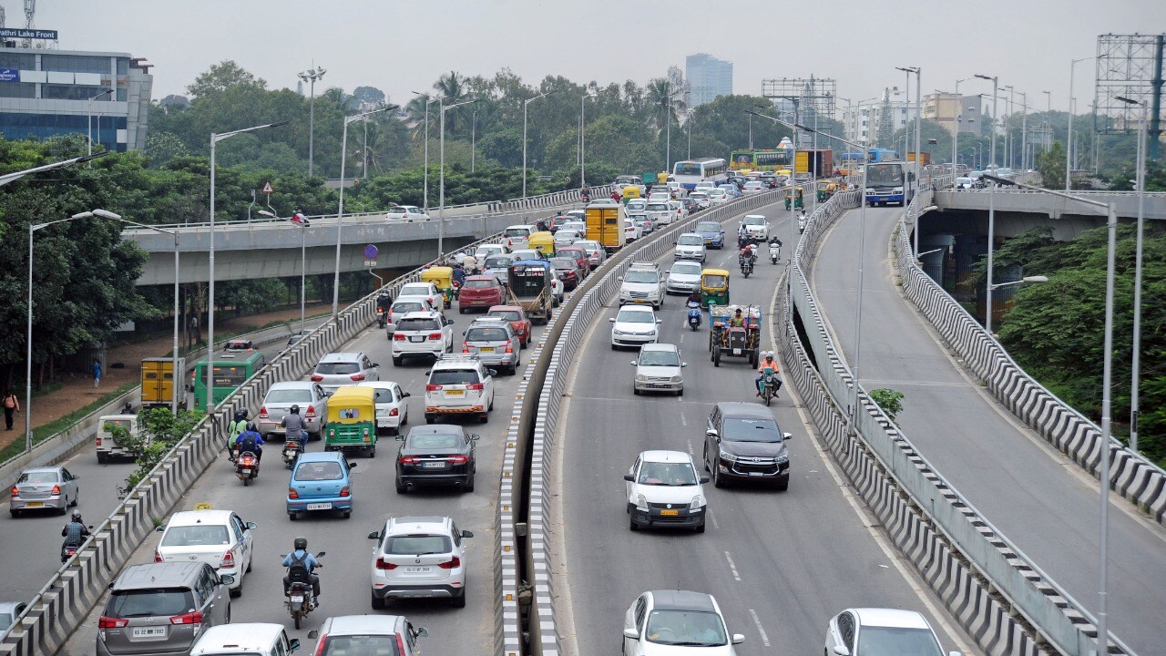 How to operate clutch in heavy traffic by RaazdrivingTechniques in Kannada!  