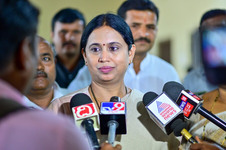  ಕಲಾವಿದ ರಾಜು ಪವಾರ್ ಆಯೋಜಿಸಿದ್ದ ಮರಾಠಿ ಕಾರ್ಯಕ್ರಮದಲ್ಲಿ ಭಾಗಿಯಾಗಿದ್ದ ವೇಳೆ ಶಾಸಕಿ ಲಕ್ಷ್ಮಿ ಹೆಬ್ಬಾಳ್ಕರ್ ಈ ಮಾತುಗಳನ್ನಾಡಿದರು.