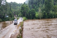 Heavy Rain: ಮಲೆನಾಡಲ್ಲಿ ಮಳೆ ಅಬ್ಬರ, ಮೈದುಂಬಿ ಹರಿಯುತ್ತಿರೋ ಭದ್ರೆ: ಹೆಬ್ಬಾಳೆ ಸೇತುವೆ ಮುಳುಗಡೆ ಭೀತಿ