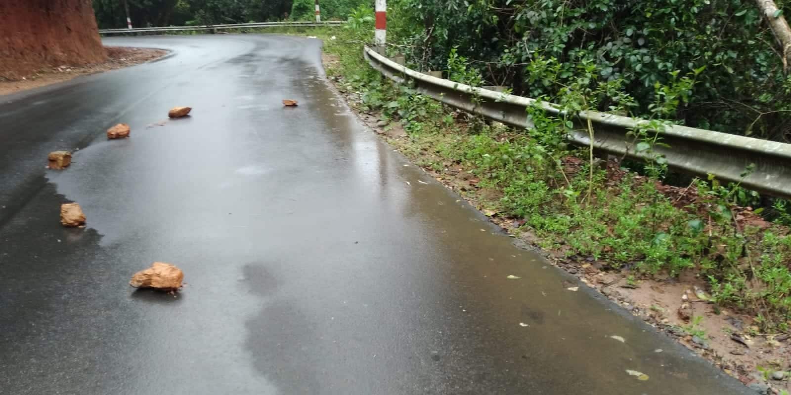 Heavy Rainfall in chikkamagaluru District Four Death vctv mrq