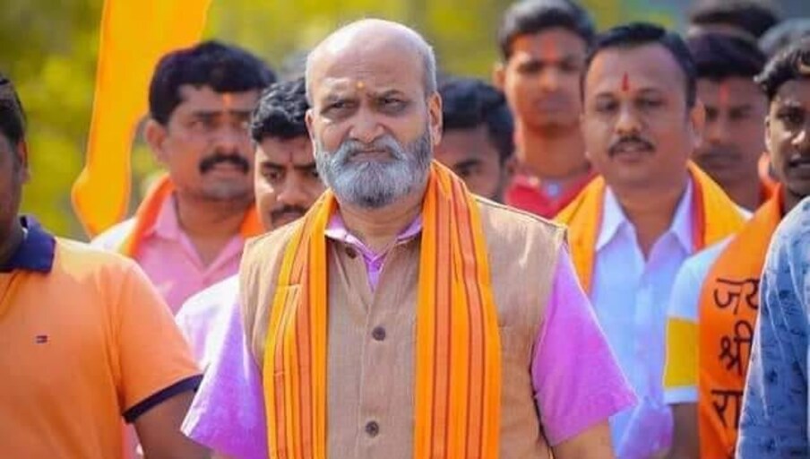  ಹಲಾಲ್ ದೇಶದಲ್ಲಿ ಹಲ್ ಚಲ್ ಸೃಷ್ಟಿ ಮಾಡಿದೆ. ಹಲಾಲ್ ಮುಕ್ತ ದೀಪಾವಳಿವನ್ನು ಈ‌ ಬಾರಿ‌ ಹಿಂದೂ ಸಮಾಜ ಮಾಡಬೇಕು. ಕಬ್ಬು, ಹೂ, ಹಣ್ಣು, ಪೂಜೆ ಸಾಮಗ್ರಿಗಳನ್ನು ಎಲ್ಲಾ ಹಿಂದೂ ವ್ಯಾಪಾರಿಗಳಿಂದ ಖರೀದಿ ಮಾಡಬೇಕು ಎಂದು ಪ್ರಮೋದ್ ಮುತಾಲಿಕ್ ಹೇಳಿದ್ದಾರೆ.