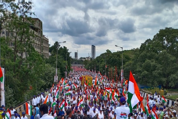 Congress Rally: ಕಾಂಗ್ರೆಸ್​​ನಿಂದ ಸ್ವಾತಂತ್ರ್ಯ ಅಮೃತ ಮಹೋತ್ಸವ ಪಾದಯಾತ್ರೆ, ಎಲ್ಲೆಡೆ ಟ್ರಾಫಿಕ್ ಜಾಮ್!
