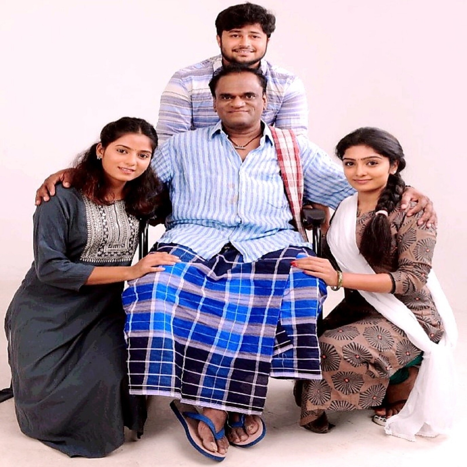 Colors Kannada Kendasampige new serial watch today episode colony people protest in front of