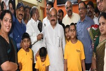 ಮೋದಿ ಹುಟ್ಟುಹಬ್ಬವನ್ನು ಅರ್ಥಪೂರ್ಣವಾಗಿ ಆಚರಿಸಿದ ಬೊಮ್ಮಾಯಿ; ಮಕ್ಕಳೊಂದಿಗೆ ಕೇಕ್ ಕತ್ತರಿಸಿ ಸಿಎಂ ಸಂಭ್ರಮ ಮೋದಿ ಹುಟ್ಟುಹಬ್ಬವನ್ನು ಅರ್ಥಪೂರ್ಣವಾಗಿ ಆಚರಿಸಿದ ಬೊಮ್ಮಾಯಿ; ಮಕ್ಕಳೊಂದಿಗೆ ಕೇಕ್ ಕತ್ತರಿಸಿ ಸಿಎಂ ಸಂಭ್ರಮ