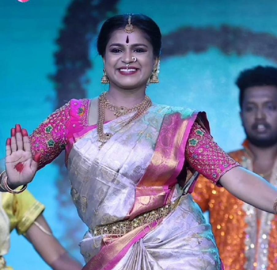 Colors Kannada Lakshana serial Villain Bhargavi real life Priya details