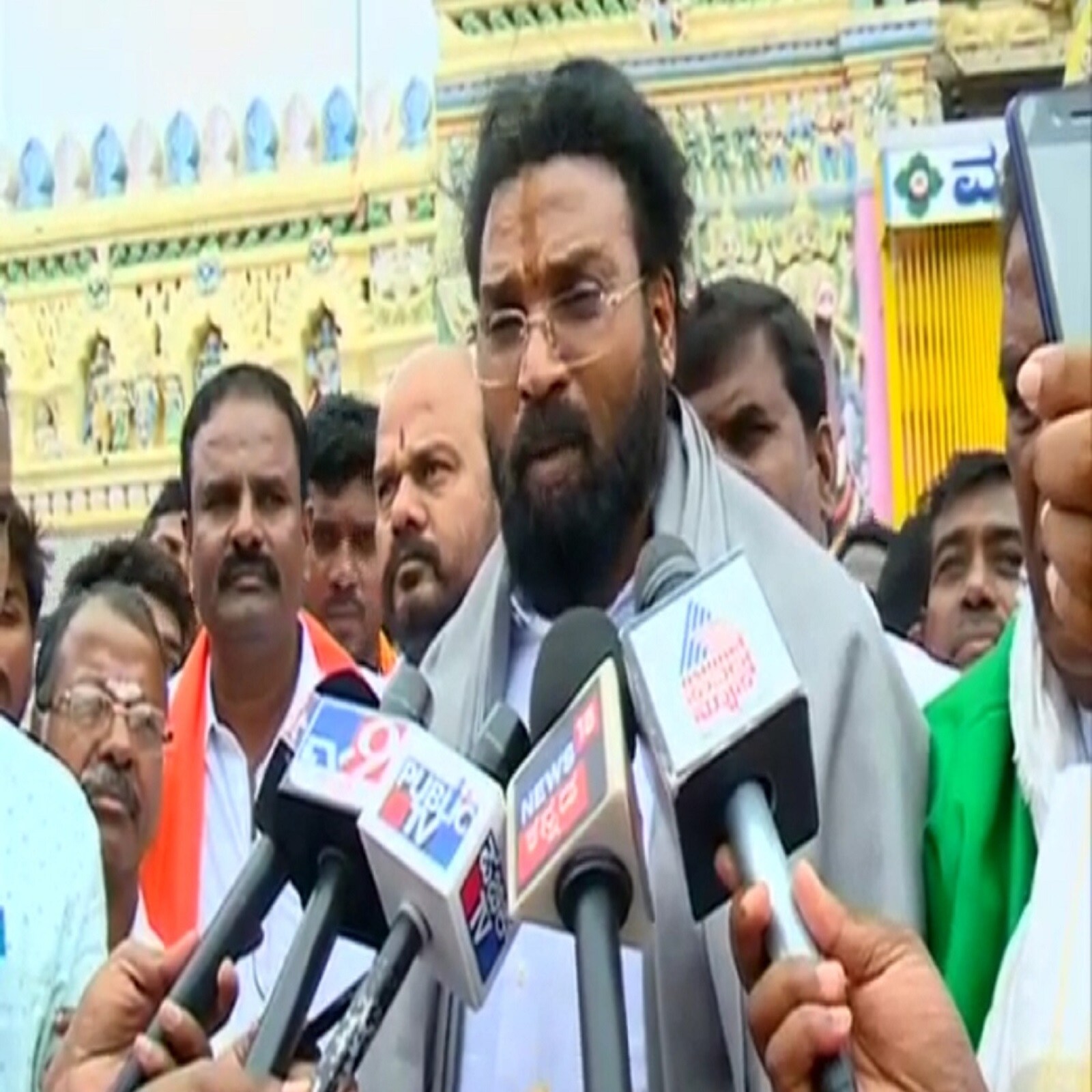 transport minister sriramulu said dk shivakumar is brand ambassador to corruption pvn
