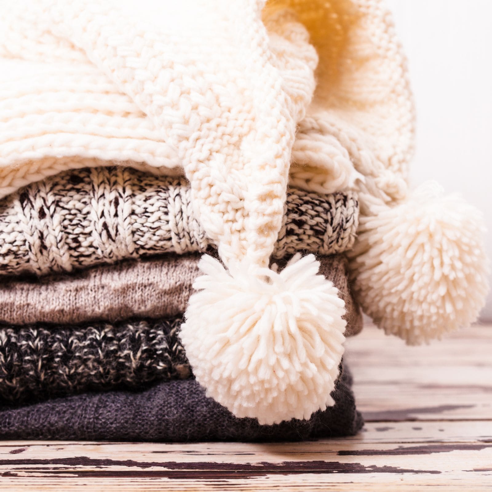 how to clean woolen clothes in winter