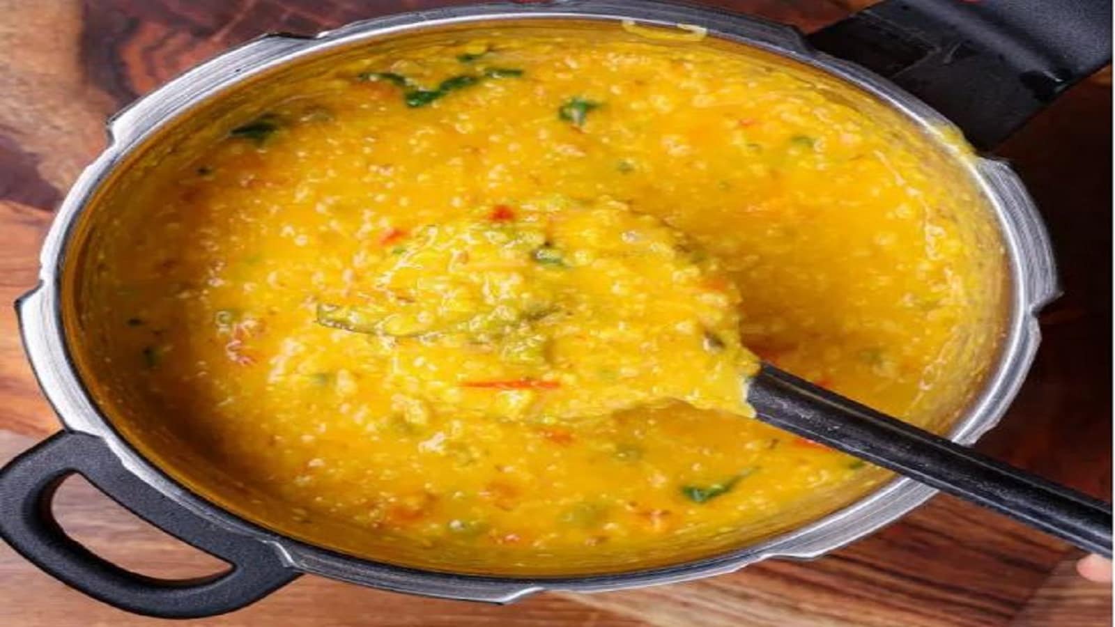 Breakfast ತೂಕ ಇಳಿಕೆಯ ಪ್ರಯತ್ನದಲ್ಲಿರೋರು ಬೆಳಗಿನ ತಿಂಡಿಗೆ ಮಾಡ್ಕೊಳ್ಳಿ ಓಟ್ಸ್