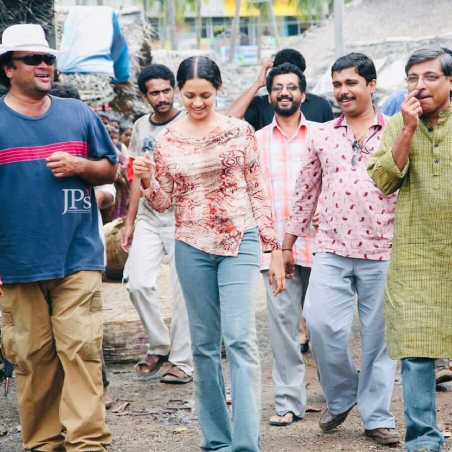  2002 ರಲ್ಲಿ ಕಮಲ್ ನಿರ್ದೇಶನದ 'ನಮ್ಮಲ್' ಚಿತ್ರದ ಮೂಲಕ ಭಾವನಾ ಚಿತ್ರರಂಗಕ್ಕೆ ಪದಾರ್ಪಣೆ ಮಾಡಿದರು.