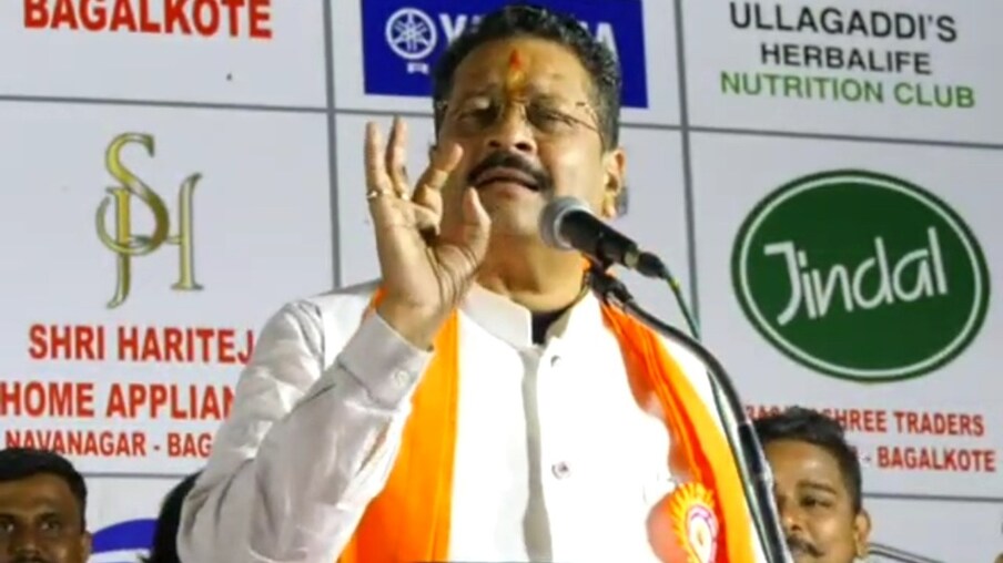  ದೇಶಾದ್ಯಂತ ಸುದ್ದಿ ಮಾಡಿ ದಿ ಕೇರಳ ಸ್ಟೋರಿ ಸಿನಿಮಾ ರಾಜ್ಯದಲ್ಲಿ ಮತ್ತೆ ಸದ್ದು ಮಾಡುತ್ತಿದೆ. ಹಿಂದೂ ಯುವತಿಯರು ಸಿನಿಮಾ ನೋಡಲು ಚಿತ್ರ ಮಂದಿರ ಬುಕ್ ಮಾಡಿರುವ ಘಟನೆ ವಿಜಯಪುರದಲ್ಲಿ ನಡೆದಿದೆ.