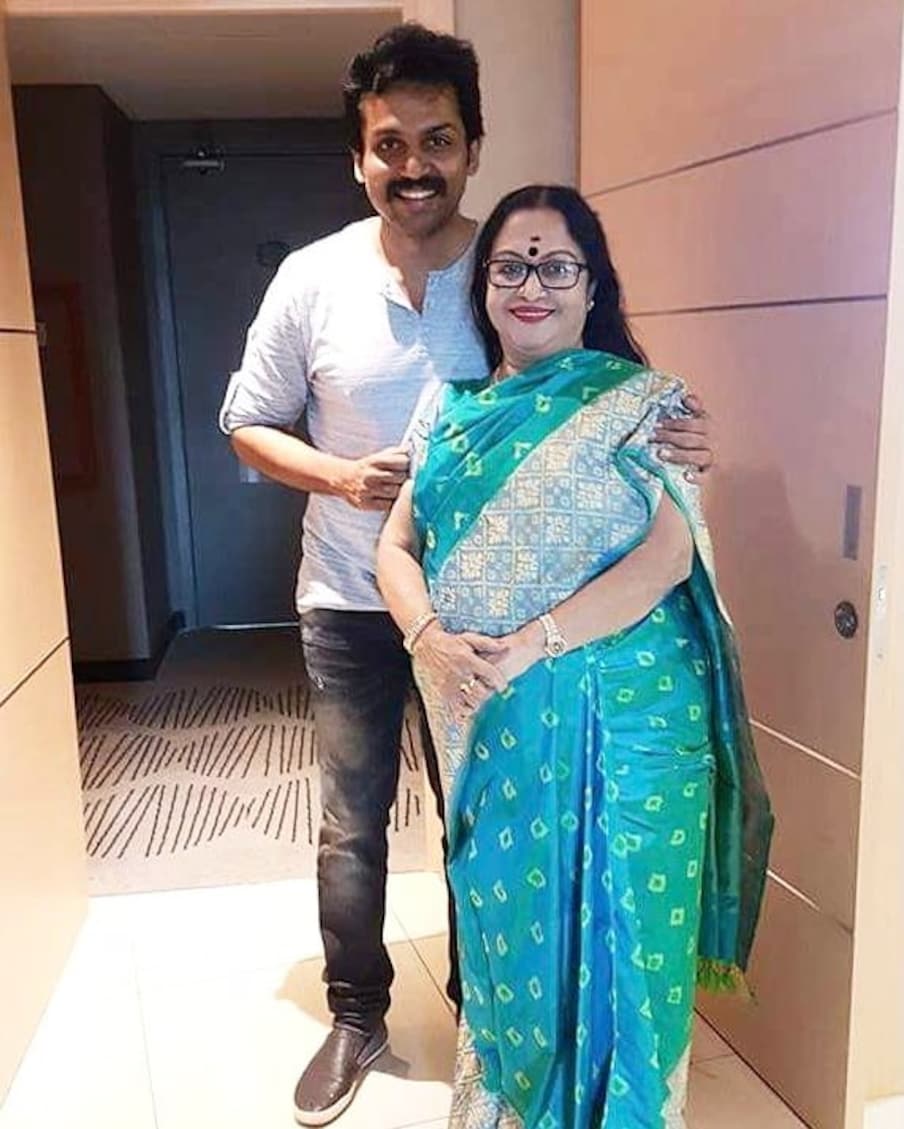 B Saroja Devi: ಹಿರಿಯ ನಟಿ ಸರೋಜಾ ದೇವಿ ಬರ್ತ್​ಡೇ! ಸಿನಿ ಸ್ಟಾರ್ಸ್ ಜೊತೆಗಿನ ಫೋಟೋಸ್  ಇಲ್ಲಿವೆ