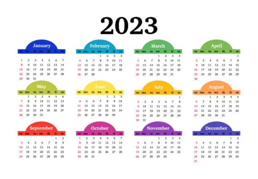  ಈ ವರ್ಷದ ಕ್ಯಾಲೆಂಡರ್ 2017 ರಂತೆಯೇ ಇರುತ್ತದೆ ಮತ್ತು 2034 ರಲ್ಲಿ ಪುನರಾವರ್ತನೆ ಆಗುತ್ತದೆ. ಈ ವರ್ಷ ಇಡೀ ಪ್ರಪಂಚವು ಗ್ರೆಗೋರಿಯನ್ ಕ್ಯಾಲೆಂಡರ್ ಅನ್ನು ಪಾಲಿಸುತ್ತದೆ.