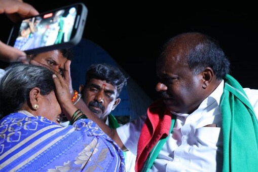 ಎಚ್ ಡಿ ಕುಮಾರಸ್ವಾಮಿ