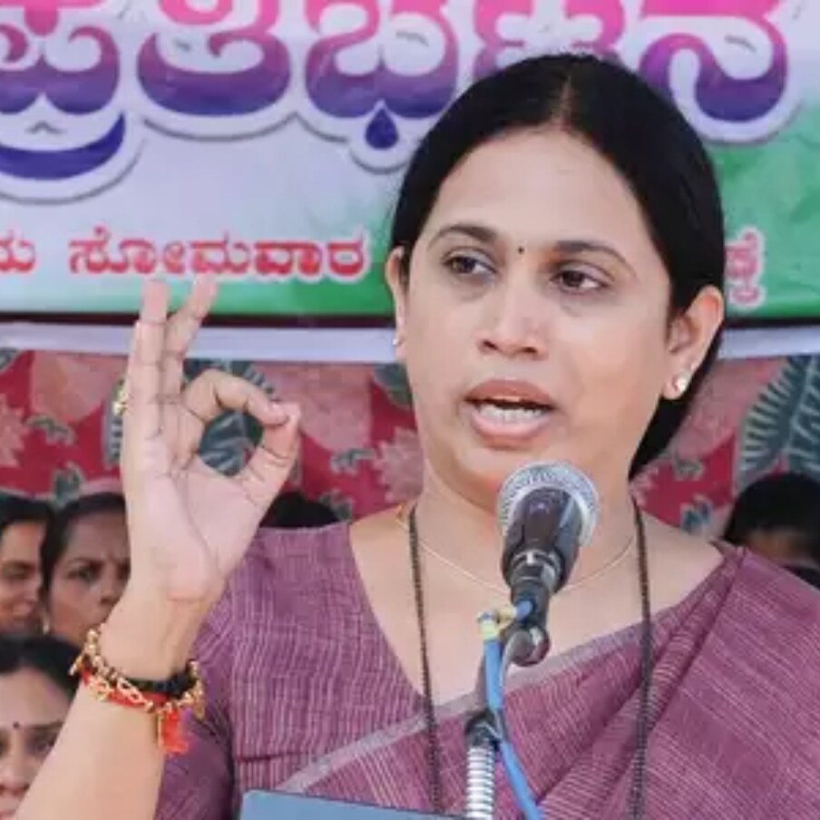  ಇಂದು ಸಂಜೆ ಚಿಕ್ಕಮಗಳೂರು ಜಿಲ್ಲೆಯ ಮೂಡಿಗೆರೆಯಲ್ಲಿ (Mudigere, Chikmagaluru) ವಿನಯ್ ಗುರೂಜಿಯವರನ್ನು ಲಕ್ಷ್ಮಿ ಹೆಬ್ಬಾಳ್ಕರ್ ಭೇಟಿಯಾಗಲಿದ್ದಾರೆ. (ಸಾಂದರ್ಭಿಕ ಚಿತ್ರ)