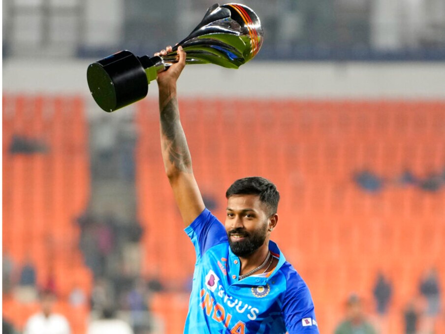  ಮೂರನೇ ಟಿ20ಯಲ್ಲಿ ಹಾರ್ದಿಕ್ ಪಾಂಡ್ಯ ಬೌಲಿಂಗ್ ಮತ್ತು ಬ್ಯಾಟಿಂಗ್‌ನಲ್ಲಿ ಉತ್ತಮ ಪ್ರದರ್ಶನ ನೀಡಿದರು. ಮೊದಲು ನಾಯಕ ಪಾಂಡ್ಯ 17 ಎಸೆತಗಳಲ್ಲಿ 30 ರನ್ ಗಳಿಸಿದರು. ಇದಾದ ಬಳಿಕ ವೇಗದ ಬೌಲರ್ ಆಗಿ 16 ರನ್ ನೀಡಿ 4 ವಿಕೆಟ್ ಪಡೆದರು. ಇದರಿಂದಾಗಿ ಈ ಪಂದ್ಯವನ್ನು ಟೀಂ ಇಂಡಿಯಾ 168 ರನ್‌ಗಳ ದೊಡ್ಡ ಅಂತರದಿಂದ ಗೆಲ್ಲಲು ಸಾಧ್ಯವಾಯಿತು.
