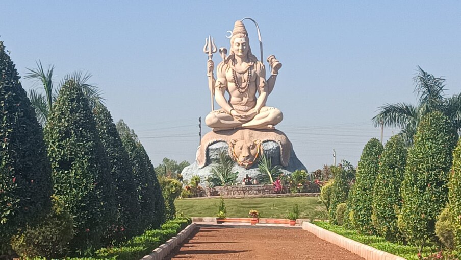  ಅಮಾವಾಸ್ಯೆ ಸೋಮವಾರ ಬಂದರೆ ಅದನ್ನು ಸೋಮಾವತಿ ಅಮವಾಸ್ಯೆ ಎನ್ನಲಾಗುತ್ತದೆ. ಆದರೆ ಈ ದಿನ ಈ ಬಾರಿ ವಿಶೇಷವಾಗಿ ಪರಿಘ್ ಯೋಗ ಮತ್ತು ಶಿವಯೋಗದ ವಿಶೇಷ ಸಂಯೋಜನೆ ಆಗುತ್ತಿದ್ದು. ಇಂತಹ ಕಾಕತಾಳೀಯ ನೂರಾರು ವರ್ಷಗಳಿಗೊಮ್ಮೆ ಮಾತ್ರ ಆಗುವುದು. ಇಂತಹ ಯೋಗ ಬಂದಿದ್ದು ಸುಮಾರು 255 ವರ್ಷಗಳ ಹಿಂದೆ.