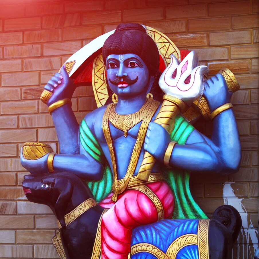  ಜ್ಯೋತಿಷ್ಯಶಾಸ್ತ್ರದ ಪ್ರಕಾರ ಗ್ರಹಗಳು ಕಾಲಕಾಲಕ್ಕೆ ಸ್ಥಾನಗಳನ್ನು ಬದಲಾಯಿಸುವ ಮೂಲಕ ದುರ್ಬಲ ಅಥವಾ ಶಕ್ತಿಶಾಲಿಯಾಗುತ್ತವೆ. ಮಾರ್ಚ್ 18 ರಂದು ಶನಿದೇವನು ತನ್ನ ರಾಶಿಯಲ್ಲಿ ಶಕ್ತಿಯುತವಾಗಿ ಪ್ರಯಾಣಿಸಲಿದ್ದಾನೆ. ಅದರ ಪ್ರಭಾವವು ಎಲ್ಲಾ ರಾಶಿಚಕ್ರ ಚಿಹ್ನೆಗಳ ಮೇಲೆ ಕಂಡುಬರುತ್ತದೆ.