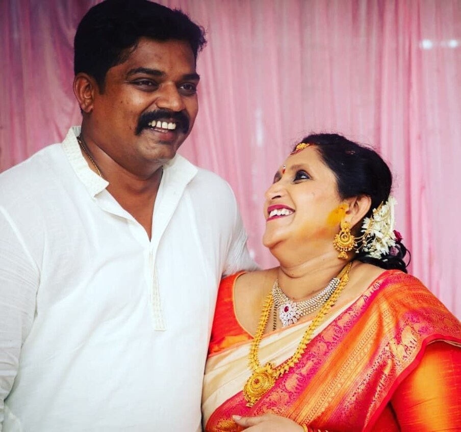  ಸ್ಯಾಂಡಲ್​ವುಡ್ ನಟ ಪ್ರಮೋದ್ ಶೆಟ್ಟಿ ಯಾರಿಗೆ ಪರಿಚಯ ಇಲ್ಲ ಹೇಳಿ? ಕಾಂತಾರ ಸಿನಿಮಾದ ಸಕ್ಸಸ್ ನಂತರ ಪ್ರಮೋದ್ ಹೆಸರು ಈಗ ಇನ್ನಷ್ಟು ಪರಿಚಿತ.