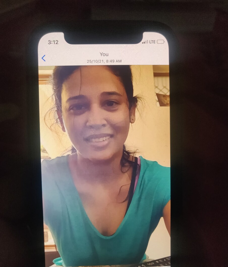 ಮಂಡ್ಯದಲ್ಲಿ ಈಕೆ ಕಟ್ಟಿಸಿದ ಟಾಯ್ಲೆಟ್ಗಿಂತ ಹೆಚ್ಚು ತೋರಿಸಿ ಕೇಂದ್ರದ ಪ್ರಶಸ್ತಿ ತೆಗೆದುಕೊಂಡರು. ಚಾಮರಾಜನಗರದಲ್ಲಿ 24 ಜನ ಸತ್ತಾಗ, ಆಪಾದನೆಗಳು ಇವರ ಮೇಲೇ ನೇರವಾಗಿ ಬಂತು. ಅದರಿಂದ ಹೇಗೋ ಪಾರಾದರು ಎಂದು ಸಾಲು ಸಾಲು ಆರೋಪ ಮಾಡಿದರು.