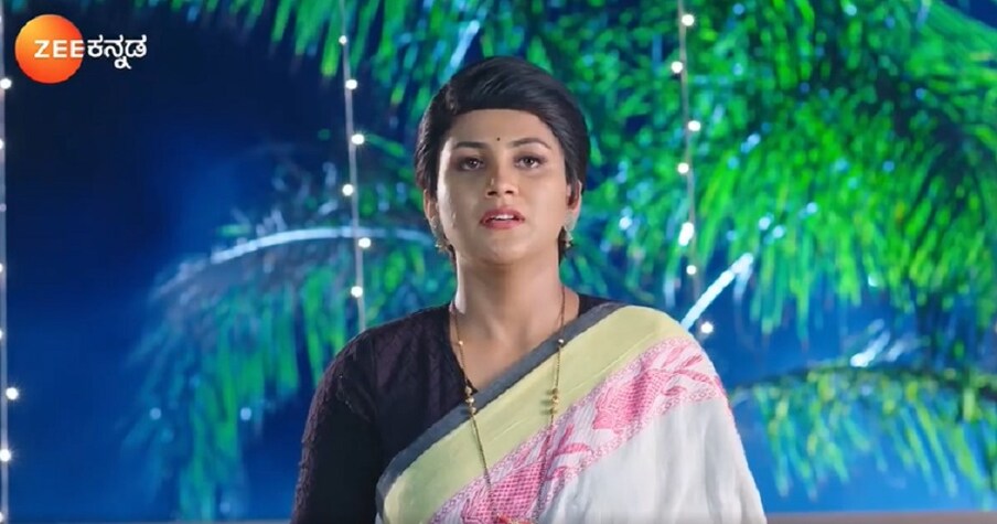  ಸತ್ಯ ಧಾರಾವಾಹಿ ಜೀ ಕನ್ನಡದಲ್ಲಿ ಪ್ರಸಾರವಾಗುತ್ತಿರುವ ಜನಪ್ರಿಯ ಸೀರಿಯಲ್. ಸೋಮವಾರದಿಂದ ಶುಕ್ರವಾರದವರೆಗೆ ರಾತ್ರಿ 9 ಗಂಟೆಗೆ ಪ್ರಸಾರವಾಗುತ್ತೆ. ಗಂಡು ಬೀರಿ ತರ ಇರುವ ಸತ್ಯಳನ್ನು ನೋಡಲು ಅದೆಷೋ ಅಭಿಮಾನಿಗಳು ಕಾಯ್ತಾ ಇರುತ್ತಾರೆ.