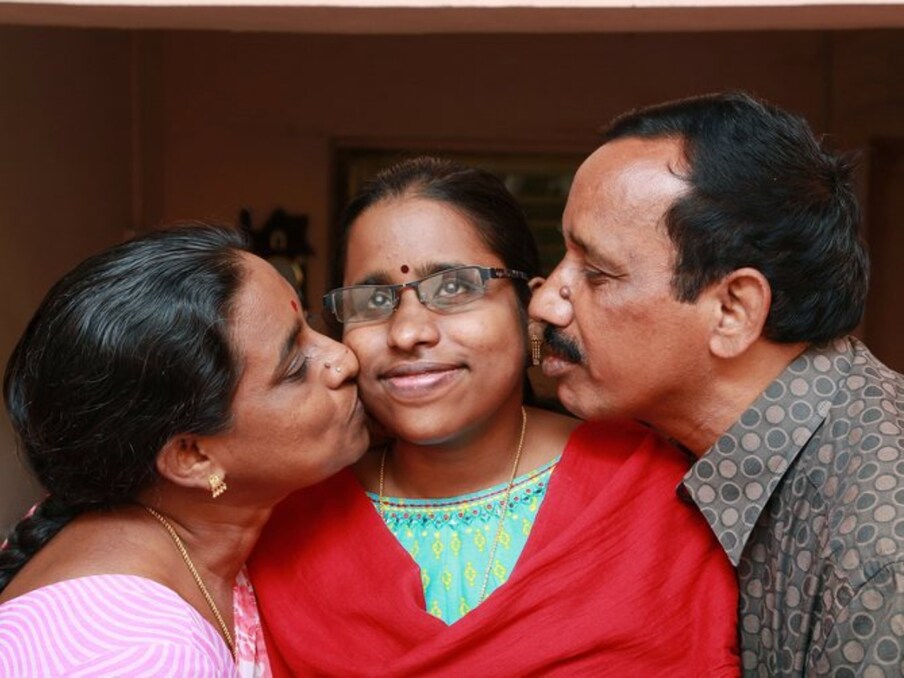 2005 ರಲ್ಲಿ ಭಾರತೀಯ ವಿದೇಶಾಂಗ ಸೇವೆಗೆ (IFS) ಸೇರಿದ ಮೊದಲ ಸಂಪೂರ್ಣ ಅಂಧ ಅಧಿಕಾರಿ ಬೆನೊ ಜೆಫಿನ್. UPSC ಪರೀಕ್ಷೆಯಲ್ಲಿ ಬೆನೊ ಜೆಫಿನ್ AIR 343 ಶ್ರೇಣಿ ಗಳಿಸಿದ್ದಾರೆ. ಚೆನ್ನೈನ ಬೆನೊ ಜೆಫೀನ್ ಸಿವಿಲ್ ಸರ್ವೀಸಸ್ ಪರೀಕ್ಷೆಯಲ್ಲಿ ಉತ್ತೀರ್ಣರಾದಾಗ ಅವರಿಗೆ ಕೇವಲ 25 ವರ್ಷ.