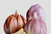 Garlic: ಕೆಟ್ಟ ಕೊಲೆಸ್ಟ್ರಾಲ್ ಕಡಿಮೆ ಮಾಡುತ್ತೆ ಬೆಳ್ಳುಳ್ಳಿ, ಇದರ ಆರೋಗ್ಯ ಗುಣಗಳ ಬಗ್ಗೆ ತಿಳ್ಕೊಳ್ಳಿ Garlic: ಕೆಟ್ಟ ಕೊಲೆಸ್ಟ್ರಾಲ್ ಕಡಿಮೆ ಮಾಡುತ್ತೆ ಬೆಳ್ಳುಳ್ಳಿ, ಇದರ ಆರೋಗ್ಯ ಗುಣಗಳ ಬಗ್ಗೆ ತಿಳ್ಕೊಳ್ಳಿ