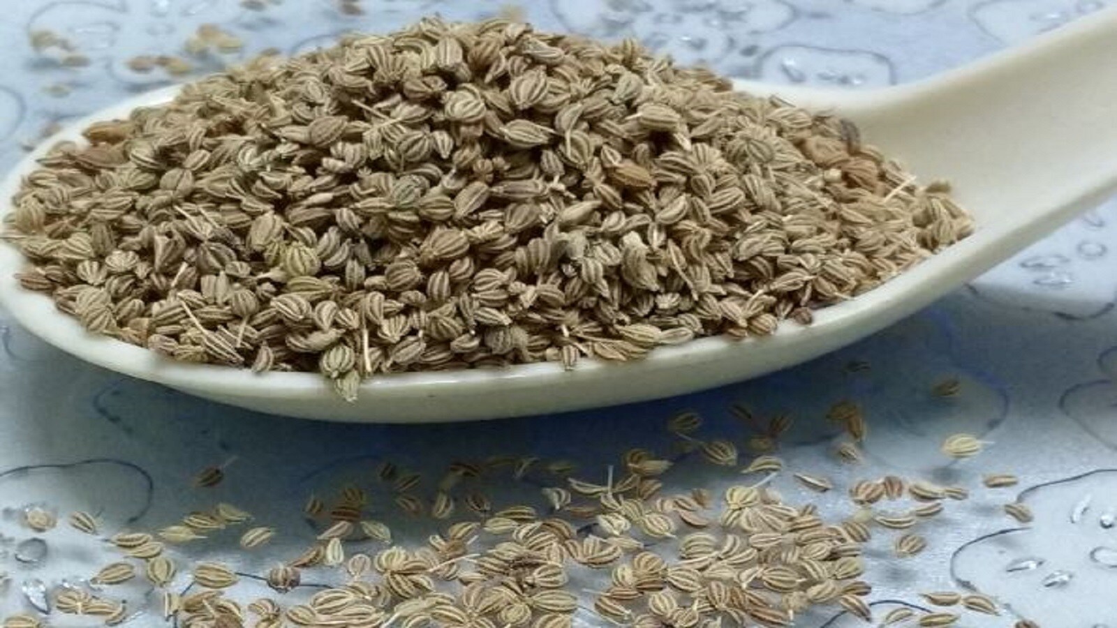 ನಿಯಮಿತ ಆಹಾರದಲ್ಲಿ ಅಜ್ವೈನ್ ನ್ನು ಈ ವಿಧಾನದಲ್ಲಿ ಬಳಸಿ ಆರೋಗ್ಯವಾಗಿರಿ this way