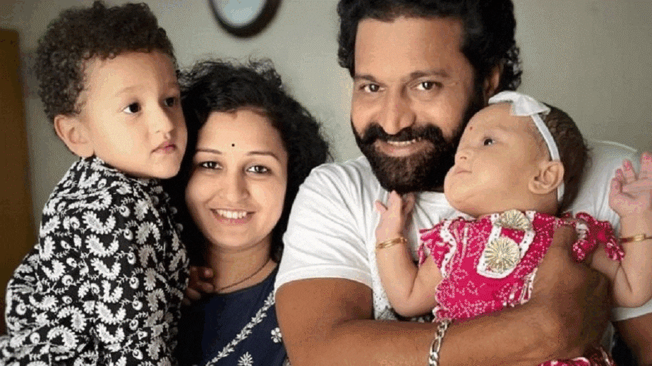 ಸ್ಪೆಷಲ್ ಸಂದೇಶದ ಜೊತೆ ಮಗಳ ಹುಟ್ಟುಹಬ್ಬದ ವಿಡಿಯೋ ಶೇರ್ ಮಾಡಿದ ಕಾಂತಾರ ಹೀರೊ! ಸ್ಪೆಷಲ್ ಸಂದೇಶದ ಜೊತೆ ಮಗಳ ಹುಟ್ಟುಹಬ್ಬದ ವಿಡಿಯೋ ಶೇರ್ ಮಾಡಿದ ಕಾಂತಾರ ಹೀರೊ!