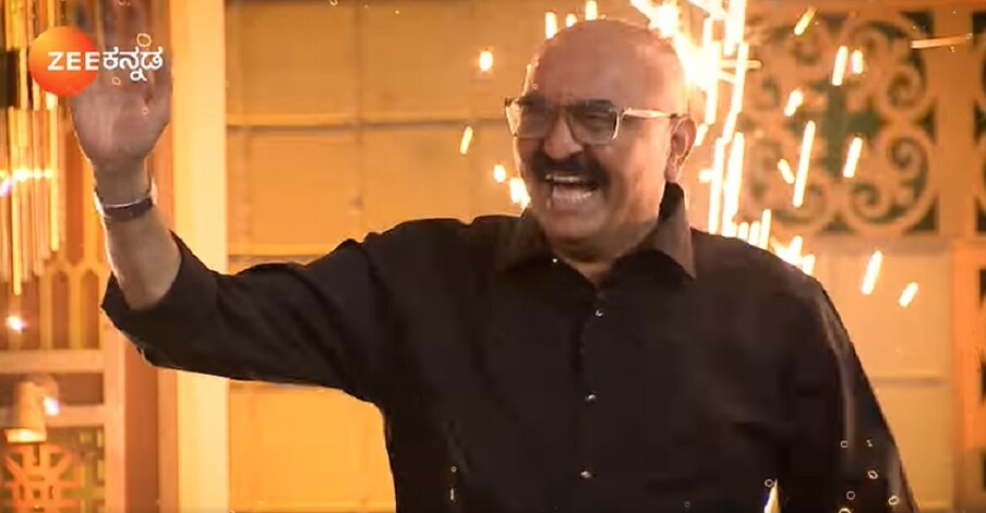  ಜೀ ಕನ್ನಡದಲ್ಲಿ ಭಾನುವಾರ ಮತ್ತು ಶನಿವಾರ ರಾತ್ರಿ 9 ಗಂಟೆಗೆ ವೀಕೆಂಡ್ ವಿತ್ ರಮೇಶ್ ಸೀಸನ್ 5 ಕಾರ್ಯಕ್ರಮ ಪ್ರಸಾರವಾಗ್ತಿದೆ. ಈ ವಾರ ಶನಿವಾರದ ಸಂಚಿಕೆಗೆ ಸಿಹಿಕಹಿ ಚಂದ್ರು ಅವರು ಬಂದಿದ್ದರು. ಅವರು ತಮ್ಮ ಜೀವನದ ಕತೆಯನ್ನು ಹೇಳಿಕೊಂಡಿದ್ದಾರೆ. ಶಂಕರ್ ನಾಗ್ ಅವರ ಸಂಕೇತ್ ತಂಡದಲ್ಲೂ ಕೂಡ ಇವರು ಕೆಲಸ ಮಾಡಿದ್ದಾರೆ.