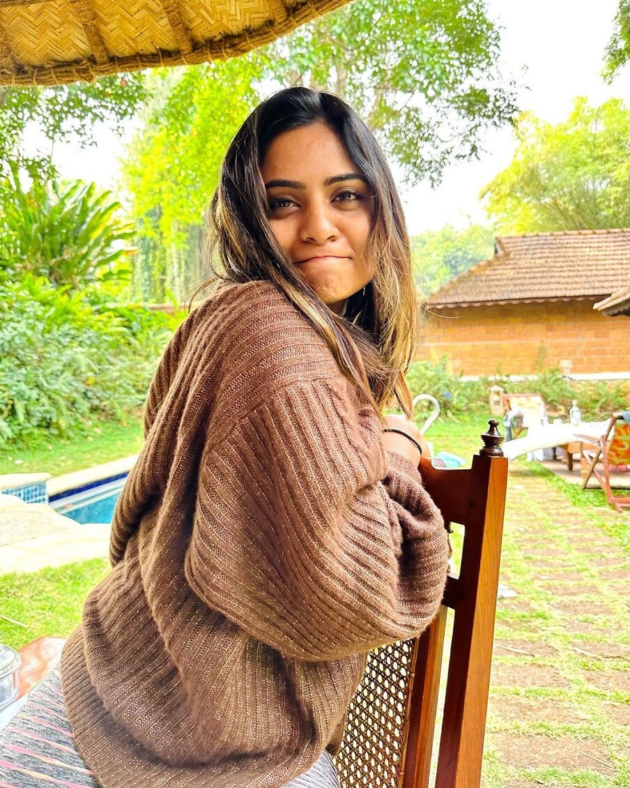  ಕಲರ್ಸ್ ಕನ್ನಡದಲ್ಲಿ ಪ್ರಸಾರವಾಗುತ್ತಿರುವ ಅಂತರಪಟದಲ್ಲಿ ನಟಿಸಿದ್ದಾರೆ. ಇದು ಅಪ್ಪನ ಕನಸನ್ನು ಕಾಣುತ್ತಿರುವ ಹುಡುಗಿಯೊಬ್ಬಳ ಕತೆ. ಅಪ್ಪನ ಪ್ರೀತಿ ಕಾಣಲು ಬಯಸಿದ ಮಗಳೇ, ಅಪ್ಪನ ಸಾಲ ತೀರಿಸೋ ಪರಿಸ್ಥಿತಿ ಬರುತ್ತೆ.