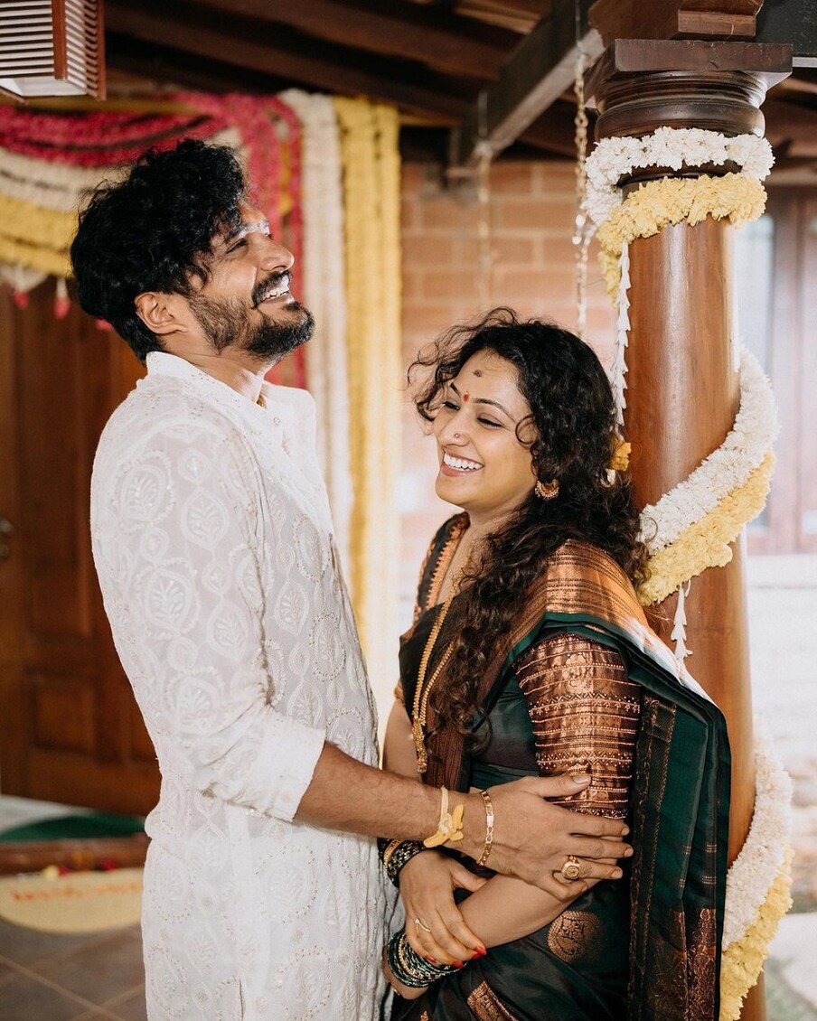  ಸ್ಯಾಂಡಲ್‍ವುಡ್‍ನ ಕ್ಯೂಟ್ ಜೋಡಿ ಅಂದ್ರೆ ಅದು ನಟ ವಸಿಷ್ಠ ಸಿಂಹ ಮತ್ತು ಹರಿಪ್ರಿಯಾ. ಇಬ್ಬರದ್ದು ಮುದ್ದಾದ ಜೋಡಿ. ನೋಡೋಕೆ ಅಷ್ಟೇ ಕ್ಯೂಟ್ ಆಗಿದೆ.