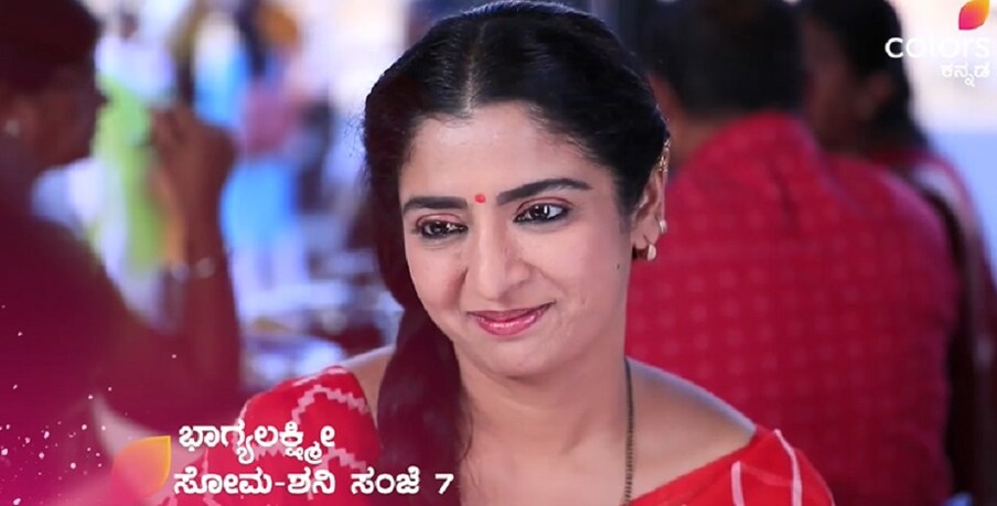  ಕಲರ್ಸ್ ಕನ್ನಡ ವಾಹಿನಿಯಲ್ಲಿ ಸೋಮವಾರದಿಂದ ಶುಕ್ರವಾರದವರೆಗೆ ಭಾಗ್ಯಲಕ್ಷ್ಮಿ ಎನ್ನುವ ಧಾರಾವಾಹಿ ಸಂಜೆ 7 ಗಂಟೆಗೆ ಪ್ರಸಾರವಾಗುತ್ತಿದೆ. ಸಂಜೆ 7.30ಕ್ಕೆ ಲಕ್ಷ್ಮಿ ಬಾರಮ್ಮ ಧಾರಾವಾಹಿ ಪ್ರಸಾರವಾಗ್ತಿದೆ. ಒಂದೇ ಧಾರಾವಾಹಿ 2 ಭಾಗವಾಗಿದೆ. ಮುಖ್ಯ ಪಾತ್ರದಲ್ಲಿ ಅಂದ್ರೆ ಅಕ್ಕ ಭಾಗ್ಯ ಪಾತ್ರದಲ್ಲಿ ನಿರೂಪಕಿಯಾಗಿದ್ದ ಸುಷ್ಮಾ ಅವರು ಅಭಿನಯಿಸಿದ್ದಾರೆ.