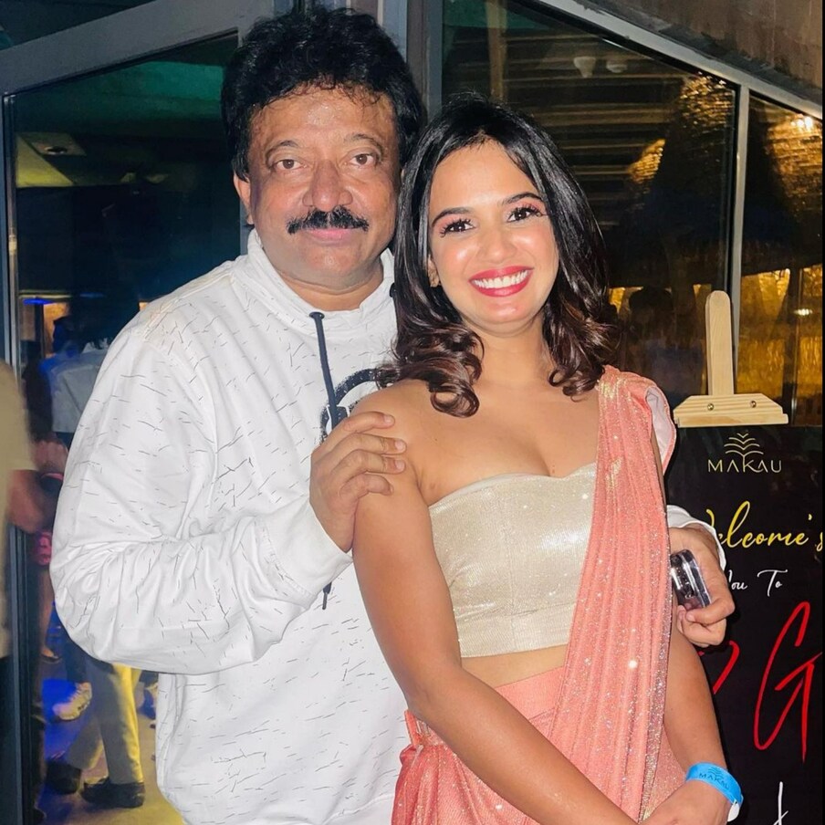  ರಾಮ್ ಗೋಪಾಲ್ ವರ್ಮಾ ಹೇಗಿದ್ದಾರೆಂದು ಪ್ರತಿಯೊಬ್ಬ ವೀಕ್ಷಕರಿಗೂ ತಿಳಿದಿದೆ. ಒಂದು ಕಾಲದಲ್ಲಿ ತೆಲುಗು ಚಿತ್ರರಂಗದಲ್ಲಿ ಹೊಸ ಟ್ರೆಂಡ್ ಸೃಷ್ಟಿಸಿದ್ದ ವರ್ಮಾ, ಬೋಲ್ಡ್ ಕಂಟೆಂಟ್ ಸಿನಿಮಾಗಳ ಮೂಲಕ ಸದ್ದು ಮಾಡುತ್ತಿದ್ದಾರೆ. ಮೇಲಾಗಿ ನಟಿಯರ ಅಂದವನ್ನು ಕೊಂಡಾಡುವ ಮೂಲಕ ಅವರನ್ನು ಫೇಮಸ್ ಮಾಡುತ್ತಿದ್ದಾರೆ.
