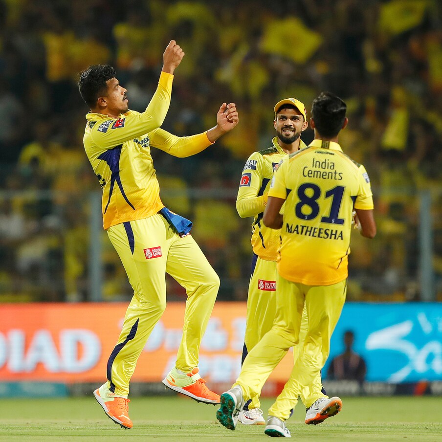  ಚೆನ್ನೈ ಸೂಪರ್ ಕಿಂಗ್ಸ್ ಈ ಸೀಸನ್ ಐಪಿಎಲ್‌ನಲ್ಲಿ ಧೂಳೆಬ್ಬಿಸುತ್ತಿದೆ. ಅಗ್ರ ತಂಡಗಳನ್ನೂ ಮಣಿಸಿ ಟೇಬಲ್ ಟಾಪರ್ ಆಗಿದೆ.. ಹಾಫ್ ಸೀಸನ್ ಬಹುತೇಕ ಮುಗಿದಿದೆ. ಚೆನ್ನೈ ದಿನದಿಂದ ದಿನಕ್ಕೆ ಪ್ಲೇ ಆಫ್‌ಗೆ ಹತ್ತಿರವಾಗುತ್ತಿದೆ.