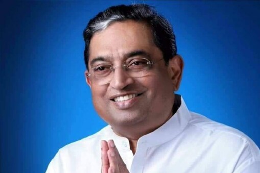 ಡಿ. ಬಿ. ಇನಾಮ​ದಾರ್