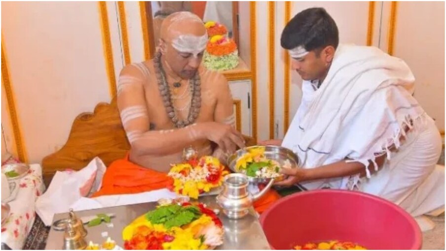  ತುಮಕೂರು: ಸಿದ್ದಗಂಗಾ ಮಠಕ್ಕೆ ಸಿದ್ದಗಂಗಾ ಪಾಲಿಟೆಕ್ನಿಕ್ ಉಪನ್ಯಾಸಕ ಮನೋಜ್ ಕುಮಾರ್ ಅವರನ್ನು ಉತ್ತರಾಧಿಕಾರಿಯನ್ನಾಗಿ ಮಠದ ಸರ್ವಾಧ್ಯಕ್ಷ ಸಿದ್ದಲಿಂಗಸ್ವಾಮಿ ಅವರು ನೇಮಿಸಿದ್ದಾರೆ.