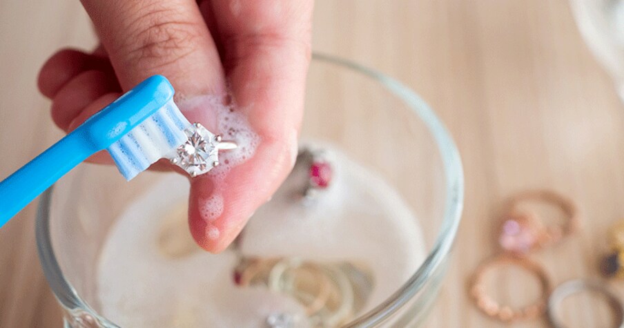 Do not clean harshly: It is very wrong to use baking soda, toothpaste, dishwashing soap to clean jewelry.  It is also wrong to use a coarse brush to remove its dirt.  It can scratch and damage the jewelry.  If the jewelry is made of stones, it gets damaged very quickly.  So follow these tips to clean your jewellery.