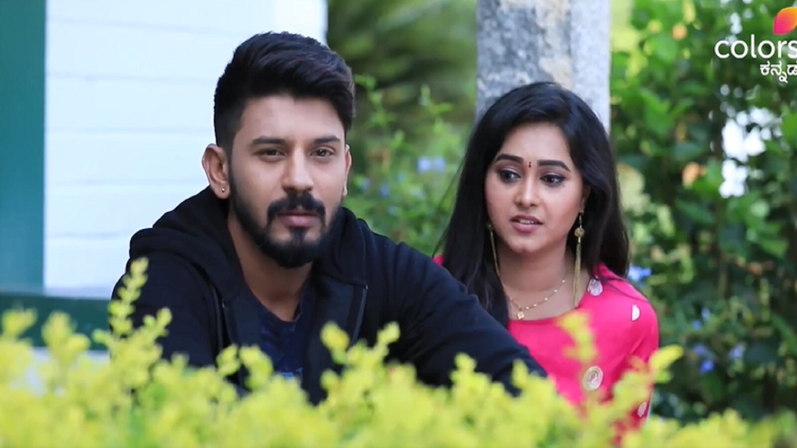 ಮನಸ್ಸಿನಲ್ಲಿರುವ ಪ್ರೀತಿ ಕೈನಲ್ಲಿ, ಧೀರಜ್ ಬದಲು ಸಿದ್ಧಾಂತ್ ಹೆಸರು ಮೆಹಂದಿಯಲ್ಲಿ