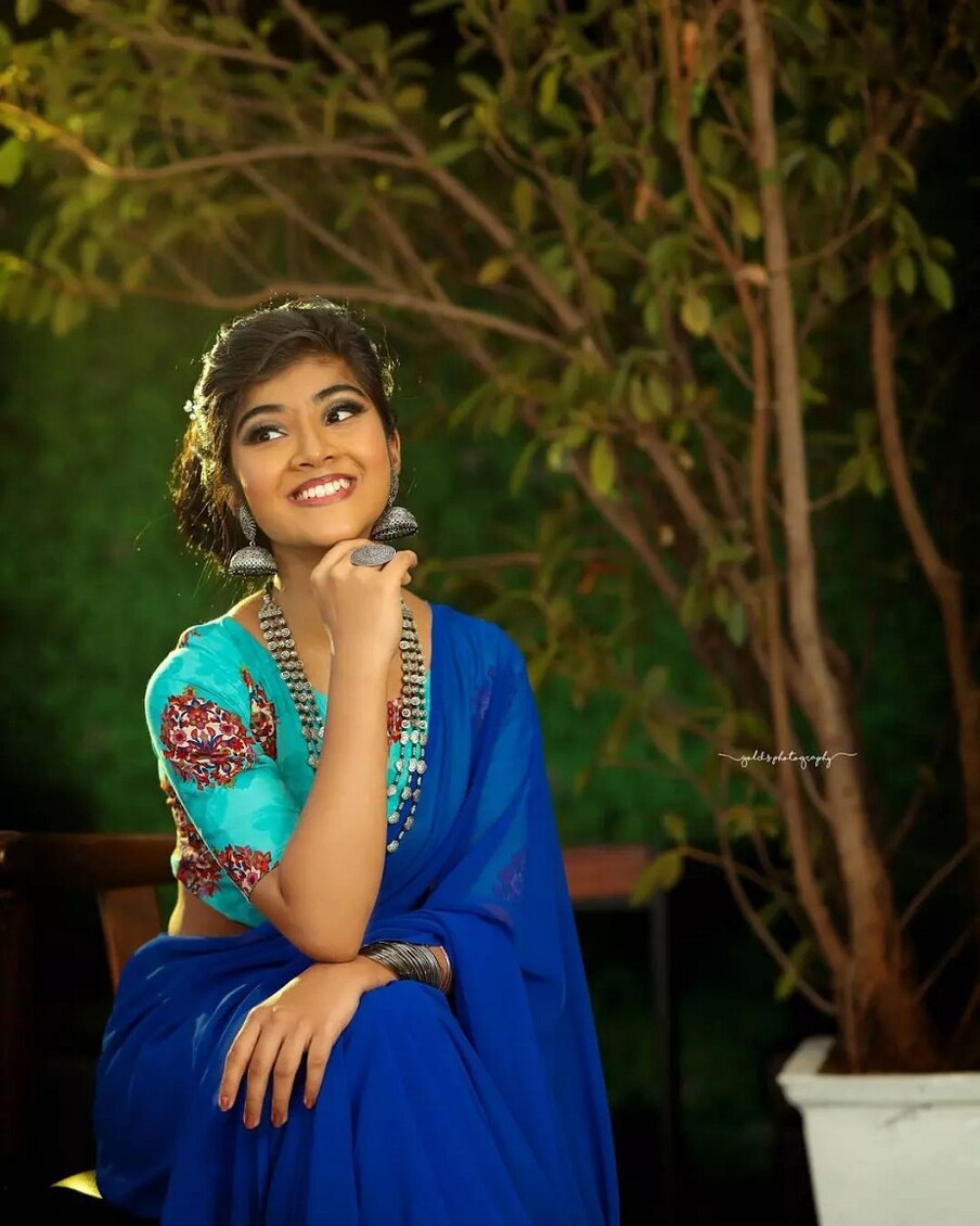  ನೆನಪಿರಲಿ ಪ್ರೇಮ್ ಅವರು ಸ್ಯಾಂಡಲ್‍ವುಡ್‍ನಲ್ಲಿ ತಮ್ಮದೇ ಆದ ಛಾಪು ಮೂಡಿಸಿದ್ದಾರೆ. ಹಿಟ್ ಚಿತ್ರಗಳನ್ನು ಕೊಟ್ಟಿದ್ದಾರೆ. ತಮ್ಮ ಅದ್ಭುತ ನಟನೆ ಮೂಲಕ ಜನರಿಗೆ ಇಷ್ಟ ಆಗಿದ್ದಾರೆ. ಈಗ ಅವರ ಮಗಳು ಅಮೃತಾ ಪ್ರೇಮ್ ಅವರು ಚಂದನವನಕ್ಕೆ ಎಂಟ್ರಿ ಕೊಟ್ಟಿದ್ದಾರೆ.