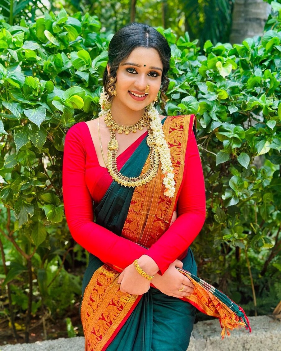  ರಾಮಾಚಾರಿ ಕಲರ್ಸ್ ಕನ್ನಡದಲ್ಲಿ ರಾತ್ರಿ 9 ಗಂಟೆಗೆ ಪ್ರಸಾರವಾಗುತ್ತಿರುವ ಧಾರಾವಾಹಿ. ಈ ಧಾರಾವಾಹಿಗೆ ಈಗ ದೊಡ್ಡ ಅಭಿಮಾನಿಗಳ ಬಳಗವೇ ಇದೆ. ವೀಕ್ಷಕರು ರಾತ್ರಿ 9ಕ್ಕೆ ತಪ್ಪದೇ ಈಗ ರಾಮಾಚಾರಿ ಧಾರಾವಾಹಿ ನೋಡುತ್ತಾರೆ.